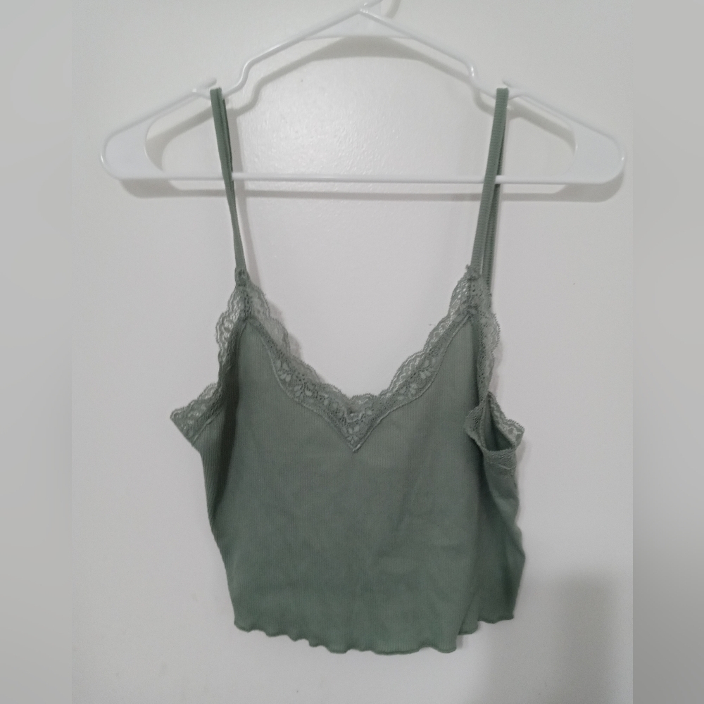 Weekend Edition Sage Green Ribbed Cropped v Neck Boho Tank w Lacey floral trim